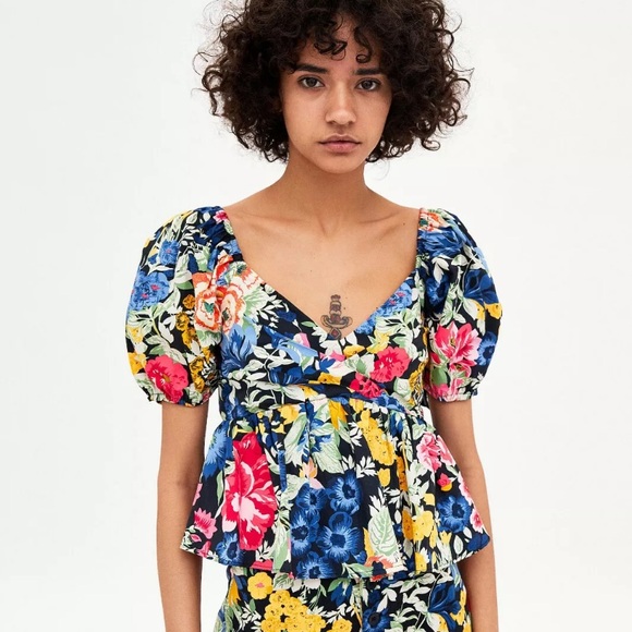 Zara TRF Printed Draped Floral Peplum Cropped Top With V-Neck Size Small - Picture 1 of 10